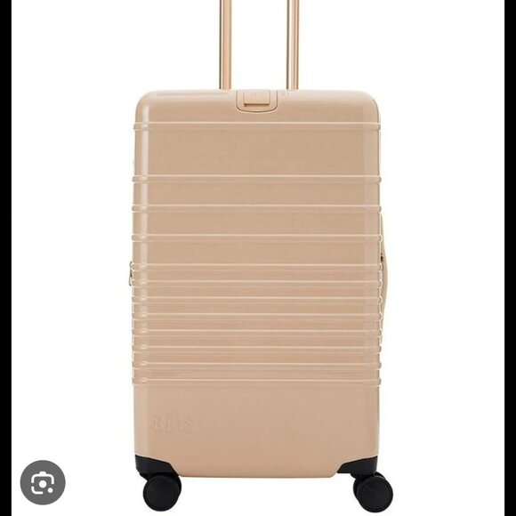 ISO Beis Glossy Beige Suitcase! Any size most conditions accepted.